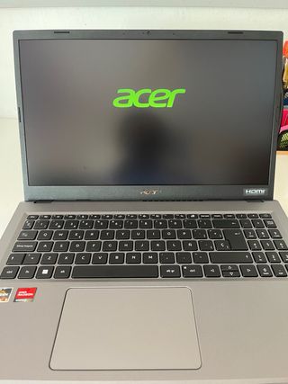 Portátil Acer EX215-24-R4ZG Ryzen 5 7520U Gris