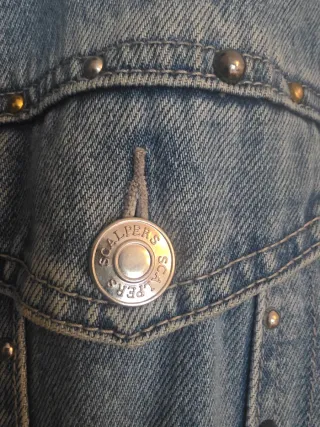 Cazadora vaquera Scalpers tachas