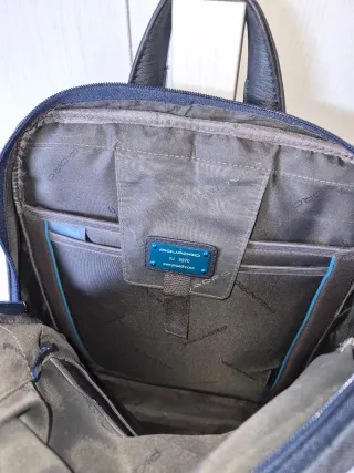 MochilaPIQUADRO blue portatil,viajera Impecable!