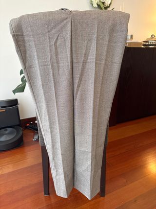 Calças clássicas de sarja com pregas