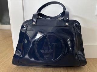 Bolso Armani Jeans Charol Azul Marino, de charol