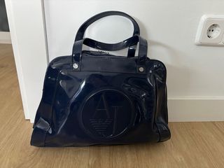 Bolso Armani Jeans Charol Azul Marino, de charol
