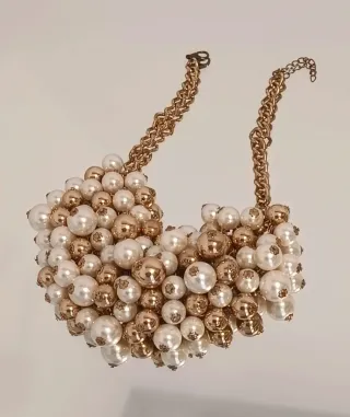 Collar de perlas oro y blanco