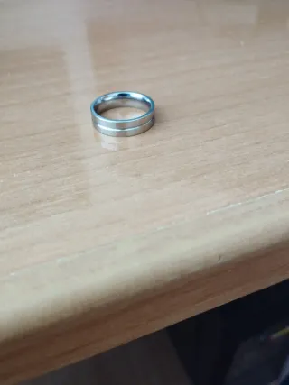 Anillo de hombre plateado