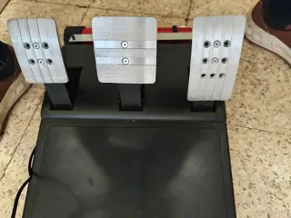 Volante Thrustmaster T300 RS GT + Soporte