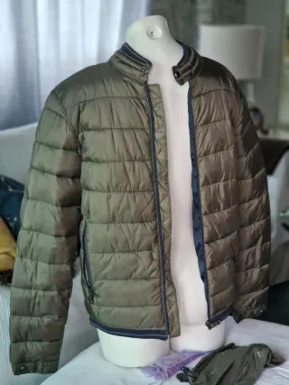 Cazadora acolchada Zara verde oliva