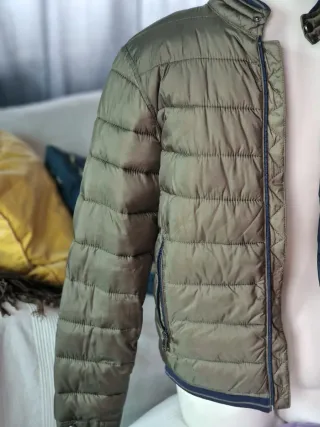 Cazadora acolchada Zara verde oliva