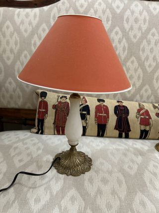 Lámpara de mesa bronce y mármol