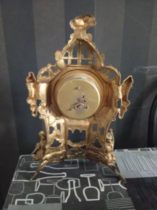 RELOJ DE SOBREMESA VINTAGE DORADO