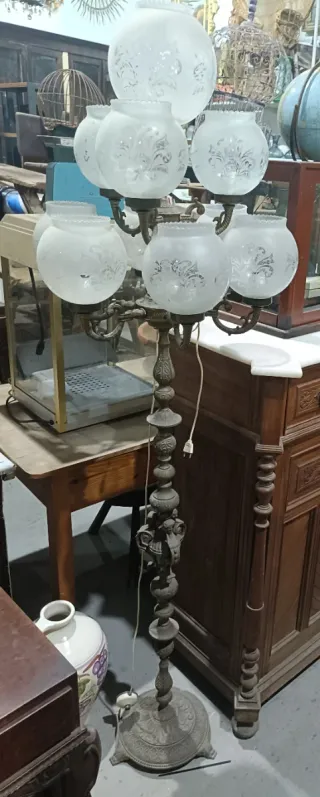 Lampara antigua de pie bronce 10 focos