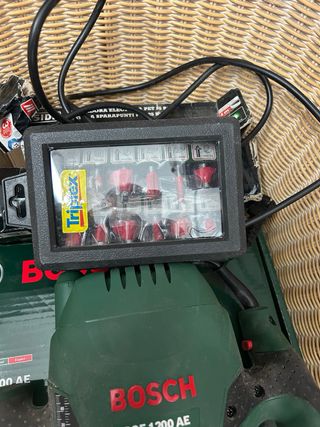 Fresadora Bosch POF 1200 AE Electrónica