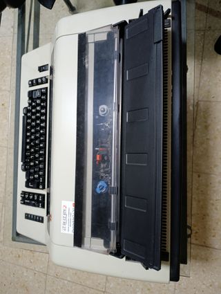 Máquina de escribir Olympia ES 105