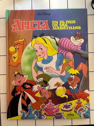 ALICIA EN EL PAIS DE LAS MARAVILLAS
