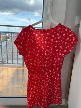 Mono corto Stradivarius floral rojo T.M