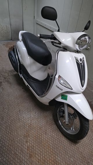 Yamaha Delight Blanca Scooter Automática