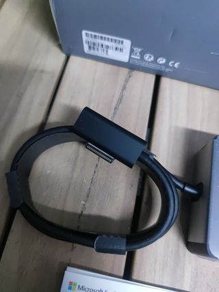 Microsoft Surface Dock 2