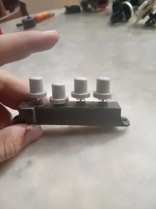 Interruptor 4 botones gris de ventilador