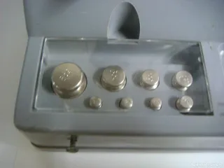 Báscula antigua de precisión