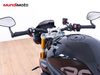 TRIUMPH SPEED TRIPLE 1200 RS