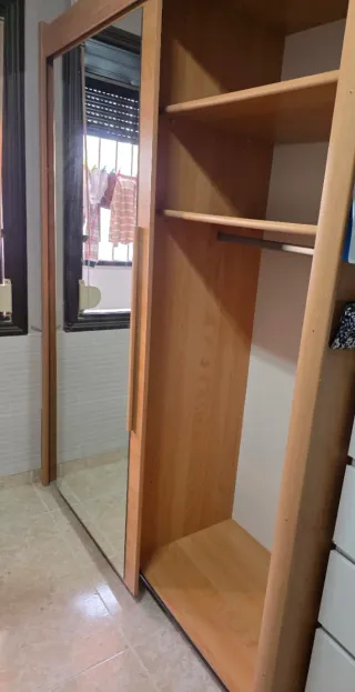 Armario puertas correderas madera