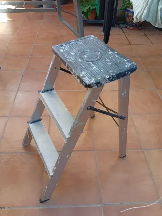 Escalera aluminio 2 peldaños