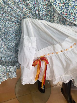 Falda flamenca volantes floral