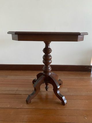 Mesa auxiliar octogonal de madera