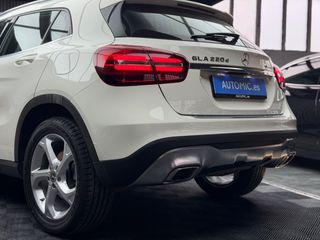MERCEDES GLA 220 d 4MATIC