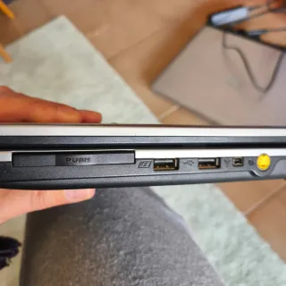 Fujitsu Siemens A1451G Windows XP