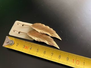 Pendiente largos dorados