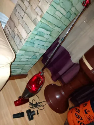 Aspiradora Roja Metálica