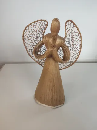 Figura de Ángel de Paja