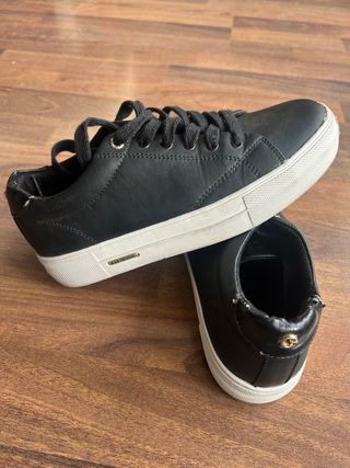 Zapatillas Guess negras plataforma