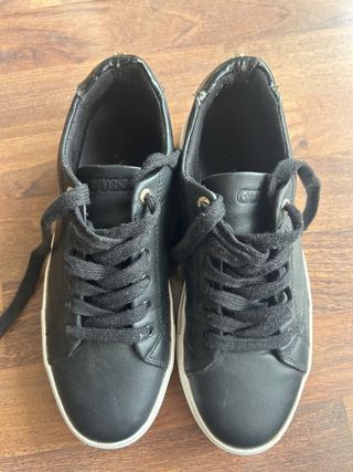 Zapatillas Guess negras plataforma