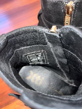 Botines XTI tacón alto negros