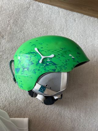 Casco de esquí verde