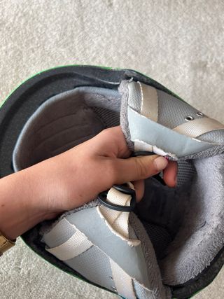 Casco de esquí verde