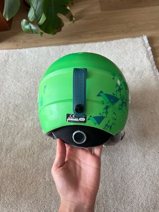 Casco de esquí verde