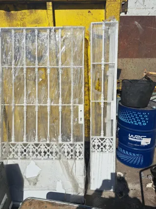 Puerta de Hierro Forjado Blanca