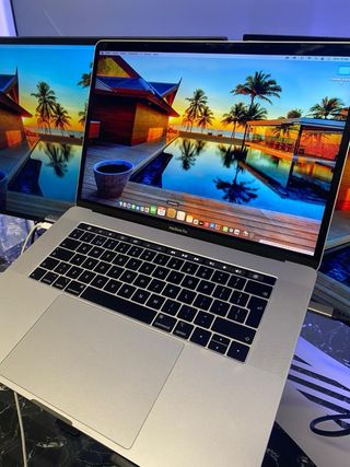 MacBook Pro 15” 2018/16GB RAM/256GB SSD