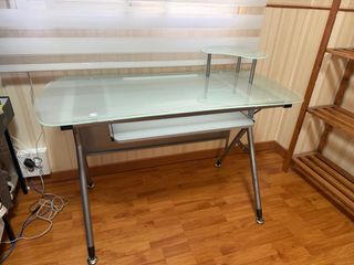 Mesa escritorio cristal y metal