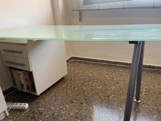 Mesa estudio cristal y metal