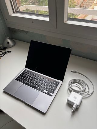 MacBook Pro 2020 Intel i5 16GB Ram 256 GB