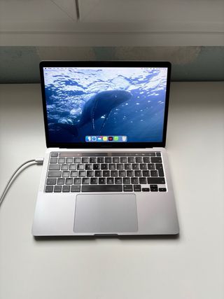 MacBook Pro 2020 Intel i5 16GB Ram 256 GB