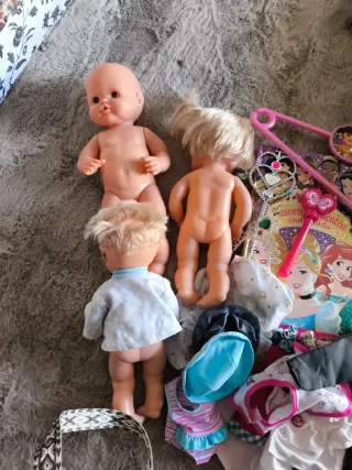 Lote de muñecos Nenuco y ropa