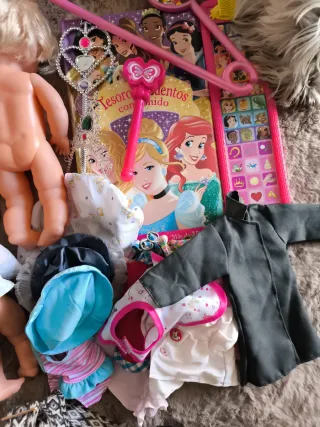 Lote de muñecos Nenuco y ropa