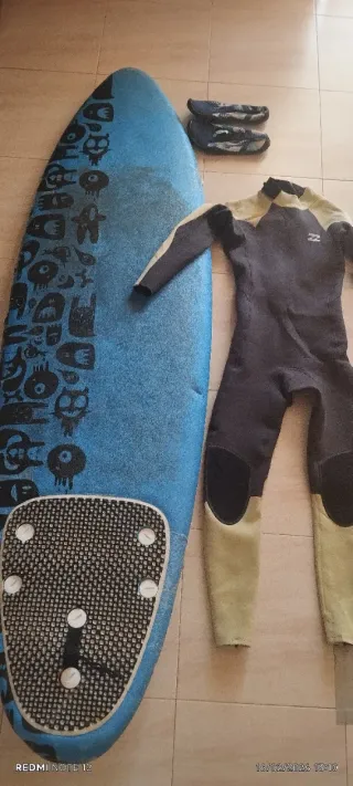 Tabla surf niño + traje neopreno+ escarpines
