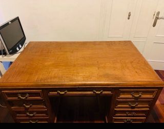 Mesa de despacho de madera maciza