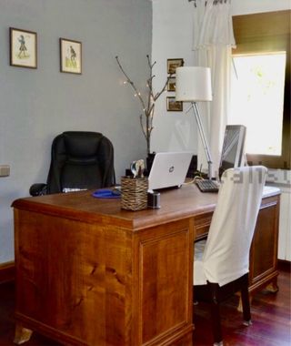 Mesa de despacho de madera maciza