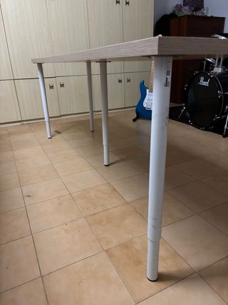 2 Mesas IKEA 2m madera clara + 5 patas cada una.